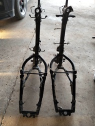 โครง Honda เวบ110i S4 ตัวยูบล็อกใหญ่ แท้มือสอง สภาพดี ควรทำสีใหม่เพื่อความสวยงาม