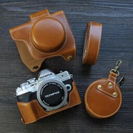 相機保護套奧林巴斯em10四代相機套EM10 Mark IV保護皮套包底座半套em10三3S相機皮套