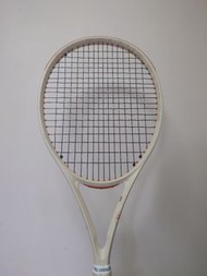 Wilson Clash 100 v3 Roland Garros Grip 1