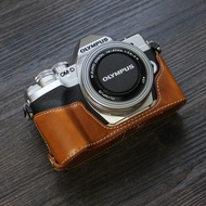 กระเป๋าใส่กล้อง Olympus EM10 3 ชุดครึ่งตัวพร้อมจุดยืนฐาน EM10III EM10II/EM10IV กระเป๋าสะพายไหล่เดี่ย