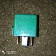 HIJAU Relay Dark Green Leg 5 87b Original BMW 6136-8353447