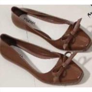 (818-101) MOKAYA Sepatu Slop Flat Shoes Jelly Wanita Glossy Hias Pita Ikat - Super Cantik Empuk Nyam