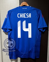 New!!! เสื้อฟุตบอลทีมชาติ อิตาลี Home ชุดเหย้า ยูโร 2024 [ PLAYER ] เกรดนักเตะ สีน้ำเงิน พร้อมชื่อเบอร์นักเตะครบทุกคน สกรีนหน้า-หลัง กล้ารับประกันคุณภาพสินค้า