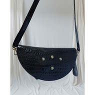 Second Hand Bags No Brand & Street Name