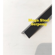 SIKU Black Aluminum Elbow Trim List, size 1.5 cm x 1.5 cm, length 1.5 meters