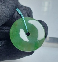 🔥大清貨特價🈹️冰綠灑紅金招財黃翡天然緬甸翡翠A玉平安扣吊墜
🈹️老坑老種料，玉質細膩，冰冰透透，種水一流，種色具備，里面飄紅翡招財黃翡
🈹️寓意：扣住平安，八方來財，財源廣進，飄紅翡灑金，紅紅火火，