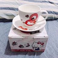 Hello Kitty 杯盤組