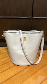 Celine 16 bucket light stone