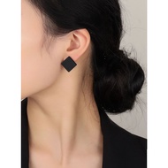 Diamond Shaped Earring