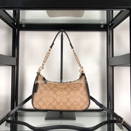 🎀Brand New Free Shipping💙Coach CA548 斜孭袋 PVC配皮革｜Color 卡其色+黑色｜Size 24x13x7 cm💙配件全齊適合送禮 嚴格檢測貨品絕對完美 自用 
