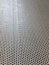 แผ่นตะแกรงเหล็กหนา 1.2มิล รูกลม3มิล ขนาด4x8ฟุต