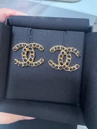 Chanel 雙C耳環