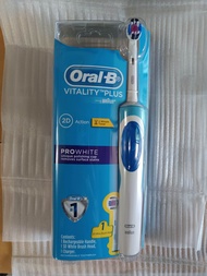 Oral b vatality plus prowhite แปรงสีฟันไฟฟ้า