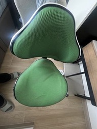 綠色網布辦公椅
