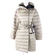 成色極佳：MaxMara DESIGN FOR EASY max長款羽絨服，三向可翻轉袖子，帶帽子和腰帶。米色和海軍藍可選。尺寸 40。正品。女款。