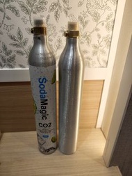 梳打水樽360g 食品級二氧化碳 充氣加氣樽 梳打水 氣泡水 CO2氣瓶 加氣碳酸飲料,包裝隨機
soda water seltzer machine carbon dioxide refillabl