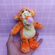 boneka tiger Winnie the Pooh bear bulu panjang original Disney 