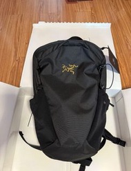 Arc'teryx Arro 黑金色Mantis 26L多功能戶外通勤防水 背包