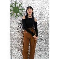 FELIZ23 Tina Cold Shoulder Knit Tee