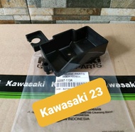 Tatakan wadah tempat cover bawah aki accu ninja r ss 150 orginal kawasaki