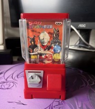 中古品 Banpresto 鹹蛋超人 Ultraman 扭蛋機造型存錢筒