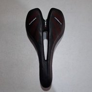 Bicycle saddle Venzo CMX carbon