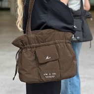 KIM&CO. ORIGINAL - CRIMPY TOTE BAG(KCBT016) กระเป๋า Tote Bag มี 5 สี ดำ/ขาว/ โอลีฟ/ม่วง/น้ำตาล