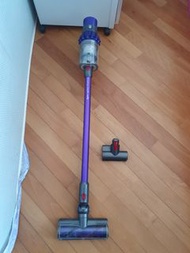 Dyson v10