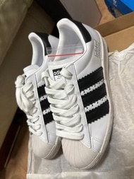 Adidas superstar 鞋，黑色粗間條 Not Nike