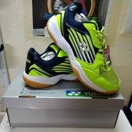 Kasut badminton Yonex 777