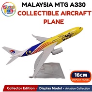 16cm Malaysia Airlines  A330-300 9M-MTG Diecast Aircraft Model Alloy Airplane Collectible Educationa