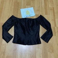 Vatanika เสื้อปาดไหล่ off shoulder top เสื้อเบลซ์เซอร์ เสื้อออกงาน แขนสามส่วน