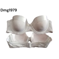 H Dmg1979 branded bra foam underwire bra Rijeck stain size 32A