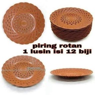 [ DOZENS ] DOZENS OF COLORFUL PLASTIC RATTAN PLATES