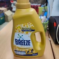 Breeze 2in1 Luxury Perfume 1.5kg bottle