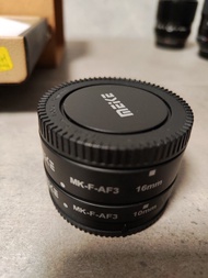 Fujifilm 有AF微距接環兩個，Viltrox 85,中一35 f0.95