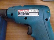 整組便宜賣~買日本製牧田makita 6010d充電器1組+電池1顆送無線電鑽(電鑽正逆轉開關故障無料)