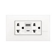 ชุดเต้ารับคู่ 3 ขา พร้อมที่ชาร์จ USB และ Type C BTICINO AE4185AC สีขาว (1213605)