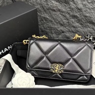 新款芯片款！全套！可送禮！Chanel 19WOC 旋轉鈕扣版 五金帶膜