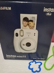 正版 fujifilm Instax mini 11 instant camera