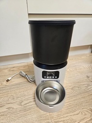 寵物智能餵食器