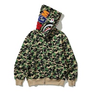 BAPE BAPE เสื้อแจ็คเก็ตมีฮู้ดแบรนด์ลายพรางเสื้อกันหนาวมีซิปผู้ชายและผู้หญิงเทรนด์บุคลิกเสื้อฮิปฮอปแน