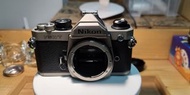 ●NIKON FM2/Titanium 900，鈦合金版菲林相機，配1.4光圈/50mm鏡頭。