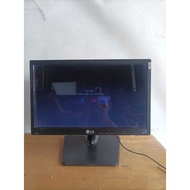 LG 16M37A 16 Inch LCD Monitor (Minus White Spots on a Little Side)