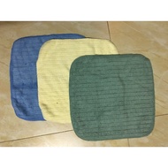 Poemy square towel has slight defects as shown in the picture, size 29x29