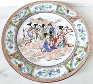 Vintage Chinese Porcelain Plates 中國廣彩手繪彩碟. 山水景色(乾隆年製)公雞(澳門製造)七仙女(中國廣彩) 手繪彩碟