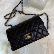 Chanel黑色淡金扣CF20