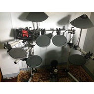 BRAND NEW ORIGINAL YAMAHA ELECTRIC DRUM SET