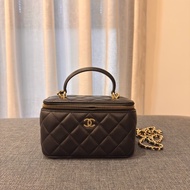 Chanel 2023購入晶片款鏡子羊皮黑金提把長盒子/ 飯盒包 近全新～