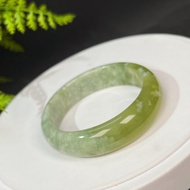 蛇紋玉手鐲53MM 青提奶蓋淡黃偏白岫玉手環 堅實溫潤 細膩圓融